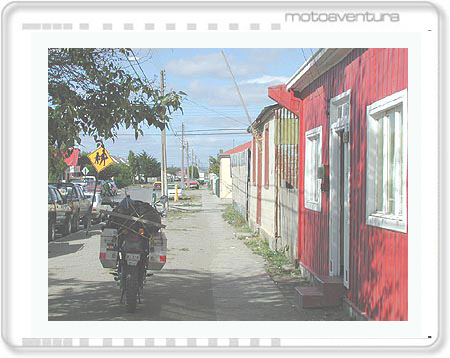 Puerto Natales, attention of Robert Runyard